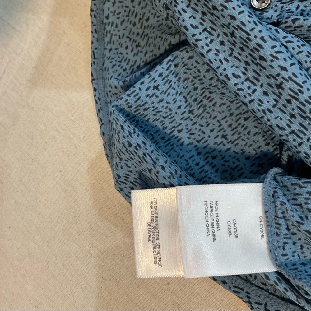 Mossimo Supply Co. Women's cool BlueRuffle Top, Large, button up , abstract A+ - Picture 3 of 6